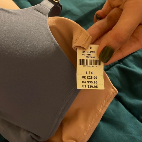 Pink bras - Picture 2 of 3